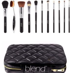 Professional make-up brushes by Blend Mineral